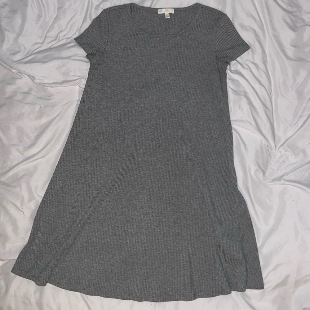 Ribbed texture gray sleeve dress